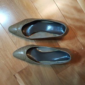 Tan heels with snake skin like uppers